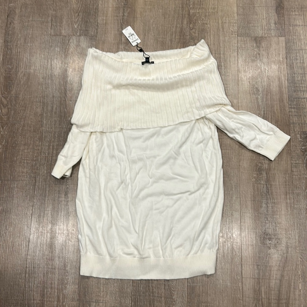 Off shoulder express sweater